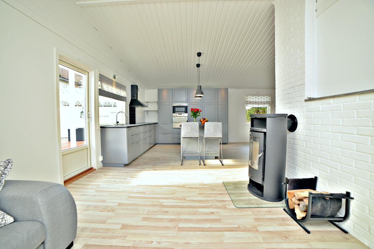 Stove med open kjøkenløysning Galleribilde