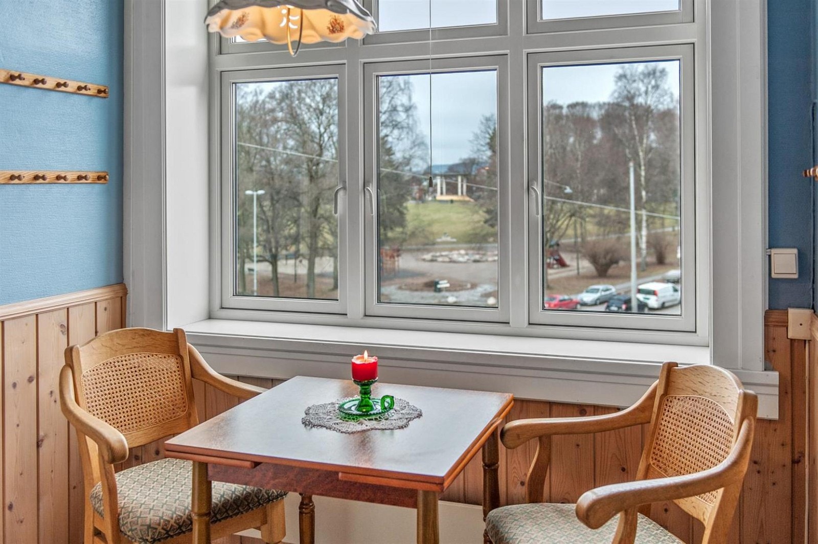 Fra kjøkken har du fritt utsyn mot Torshovparken. Starte dagen her? Galleribilde