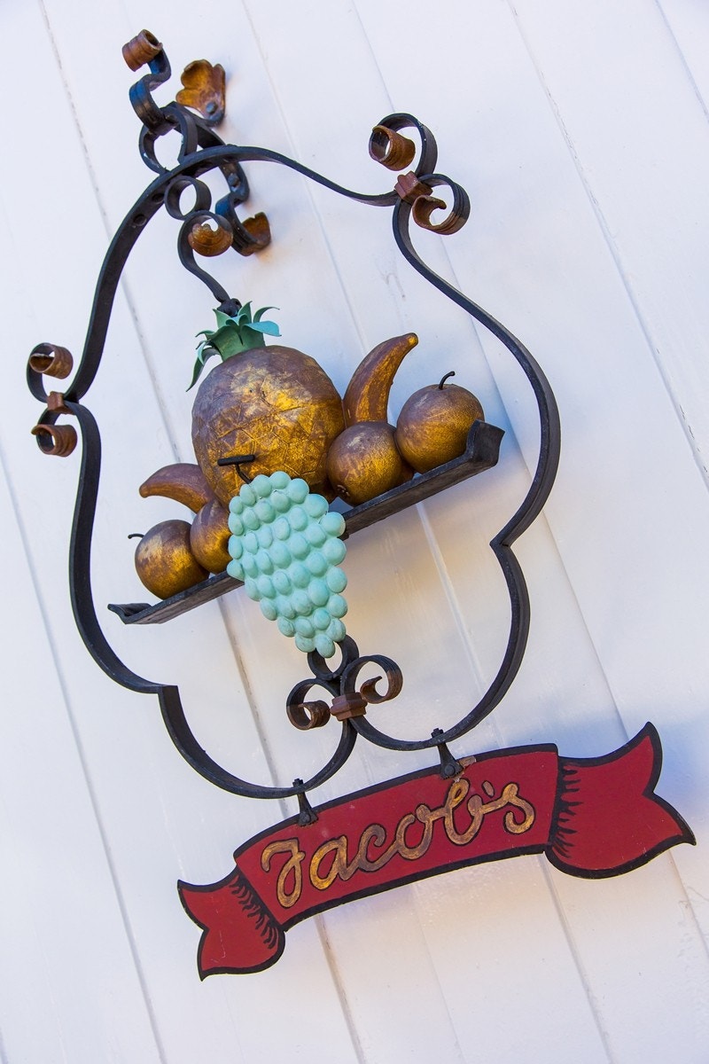 På Holtet finner du bl.a. den populære delikatessebutikken Jacobs. Galleribilde