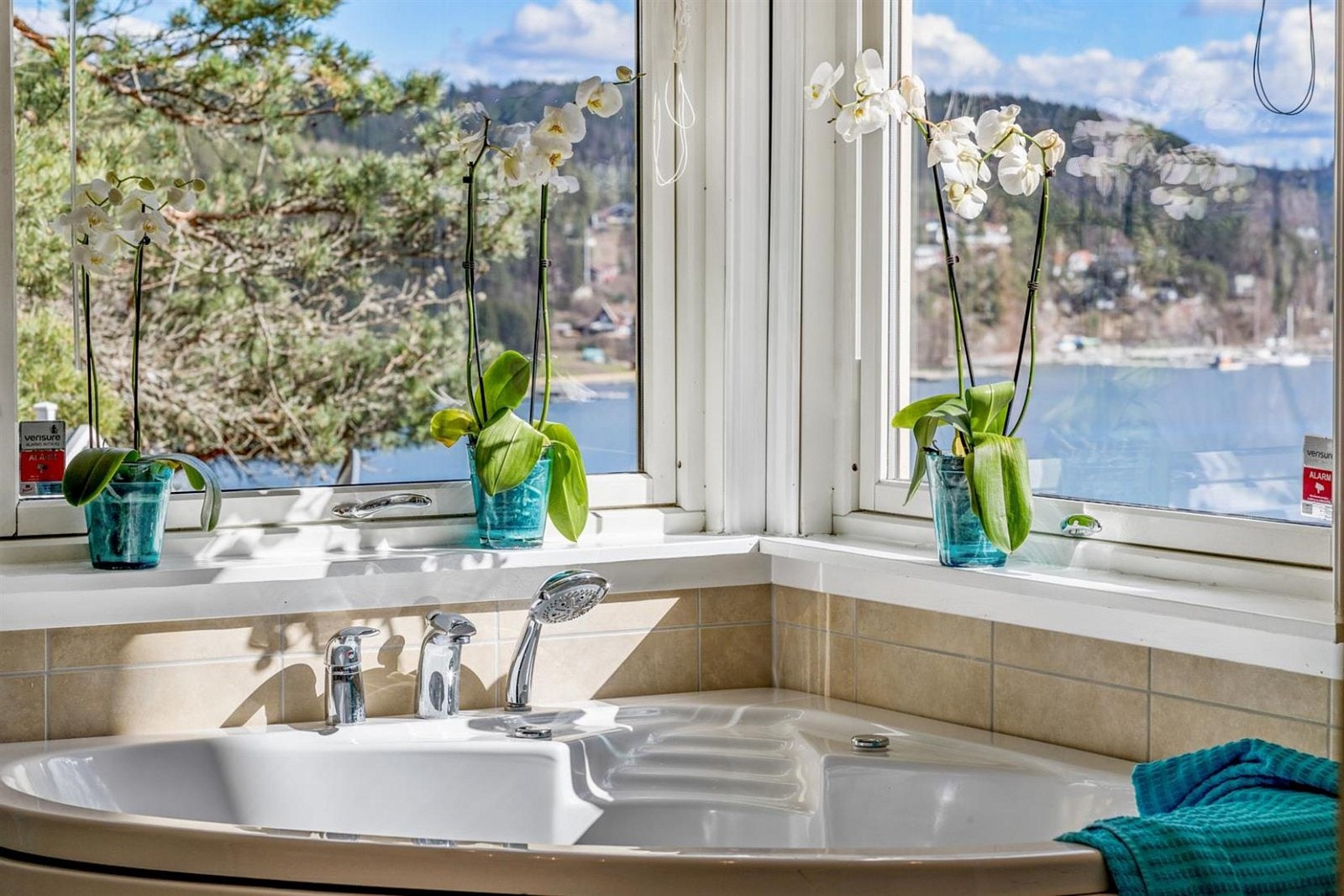 Det er ikke feil å kunne ta seg et varmt bad og lene seg tilbake her etter en lang dag. Galleribilde