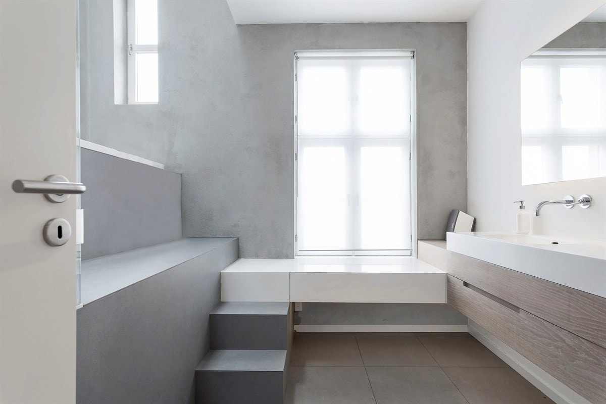 Badet i 4. etg med spesialtilpasset innredning Galleribilde