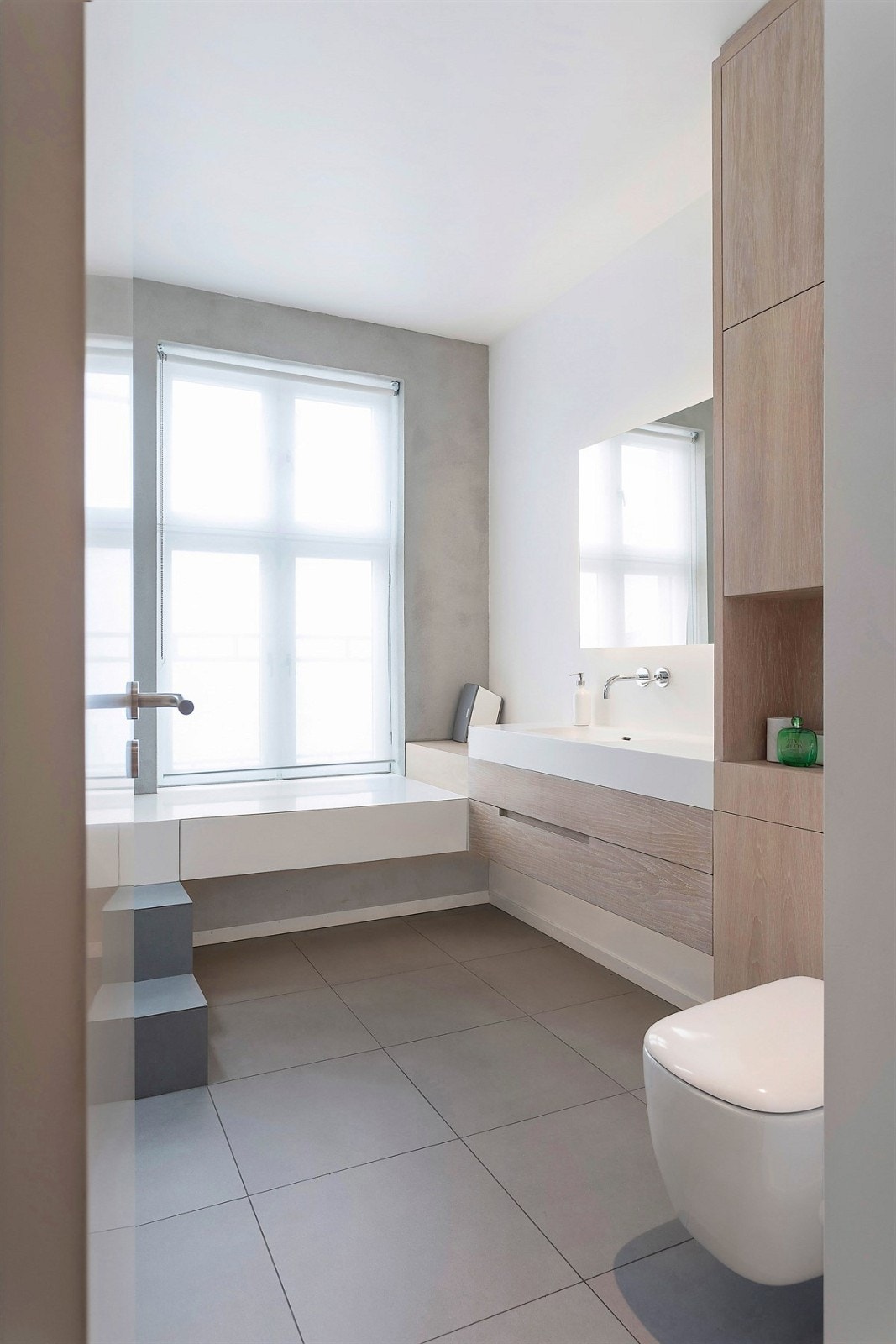 Badet i 4. etg med spesialtilpasset innredning Galleribilde