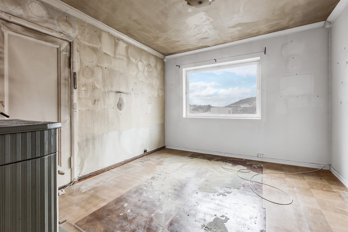 Hele huset trenger full renovering Galleribilde