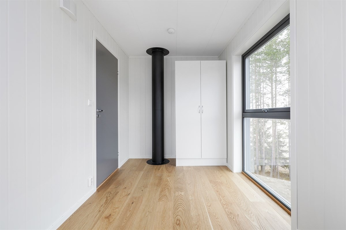 Medfølgende garderobeskap i soverom 2 og 3. Galleribilde