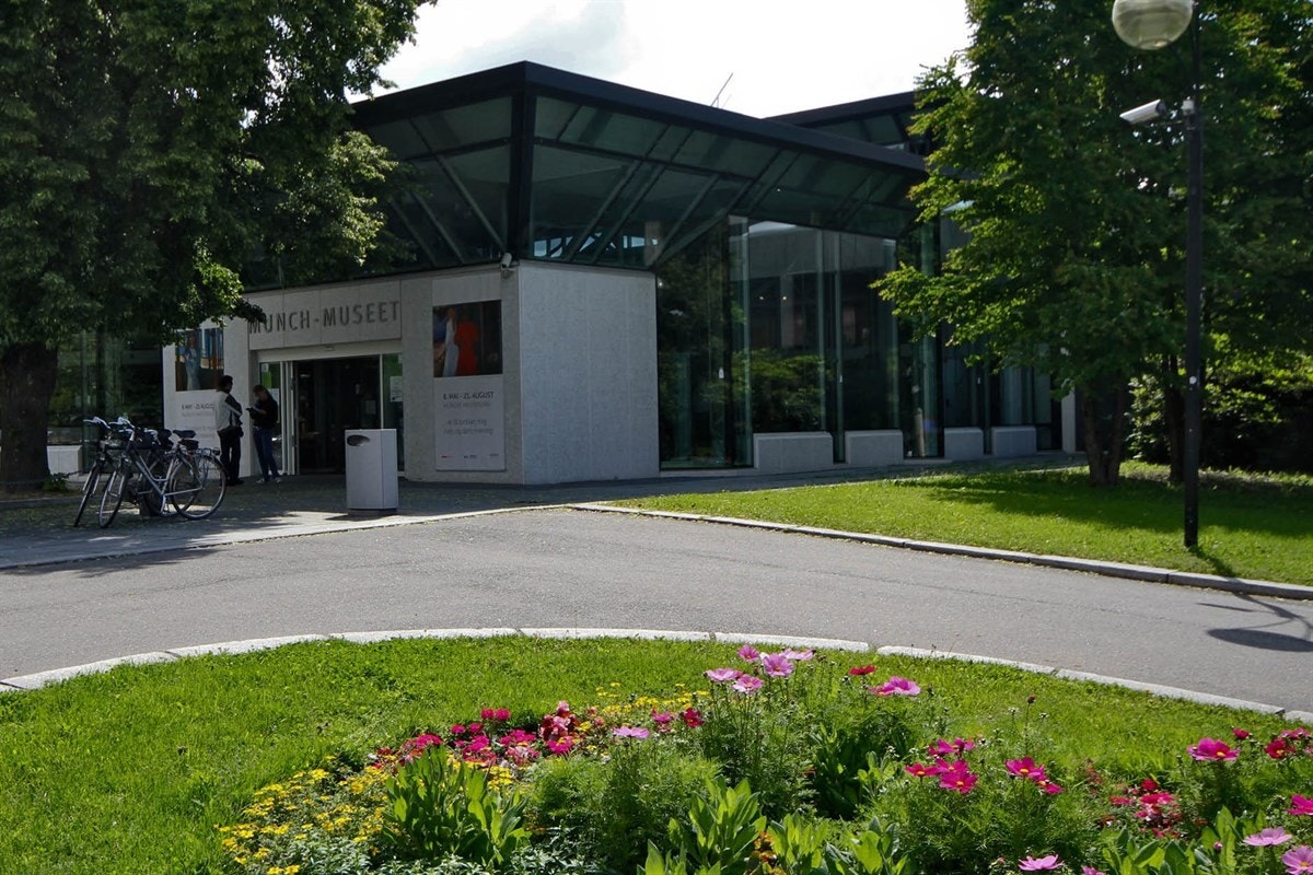 Munch-museet byr på mer enn verdensberømt kunst. Her har Stockfleths åpnet en filial med sjenkebevilling. Kanskje byens vakreste "hemmelige" uteservering under kirsebærtrærne. Galleribilde