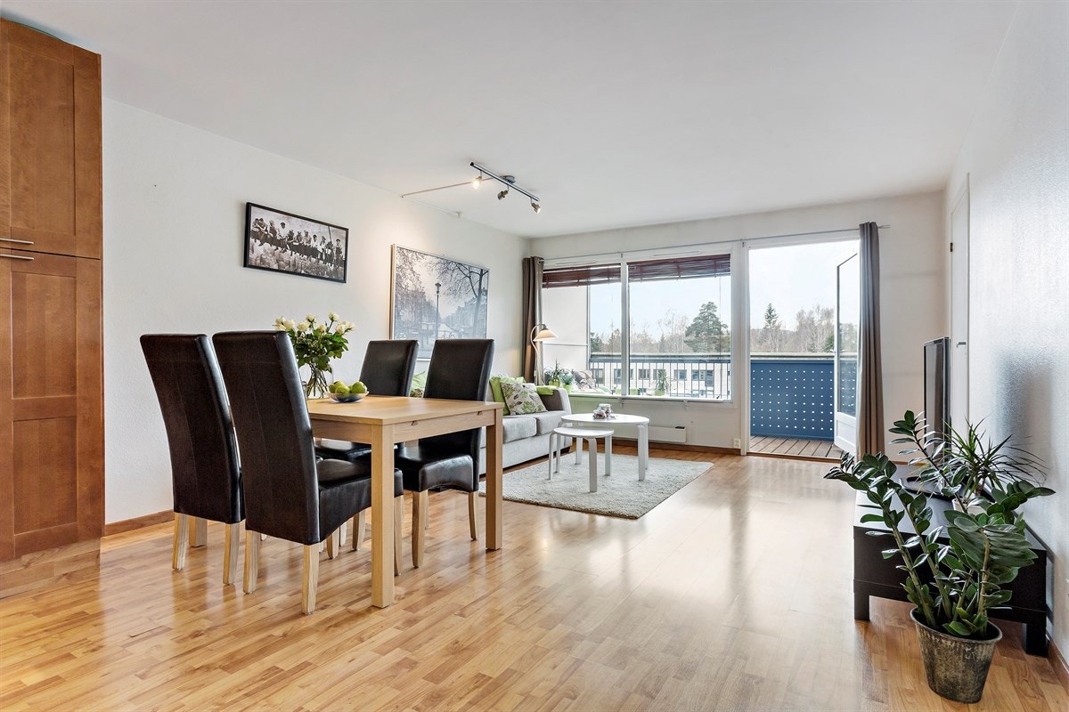 Velkommen til Hovseterveien 84! En arealeffektiv 2,5-roms med en god planløsning og god størrelse på rommene Galleribilde