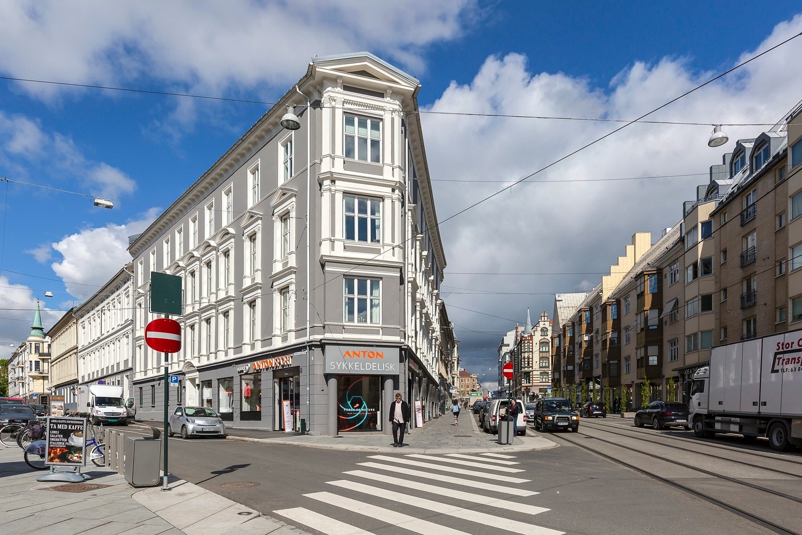 Flott hjørnegård Galleribilde