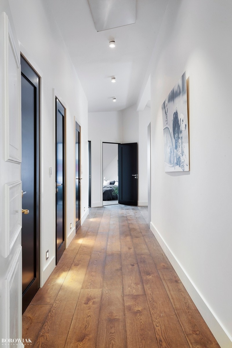 Gang med generøs takhøyde Galleribilde