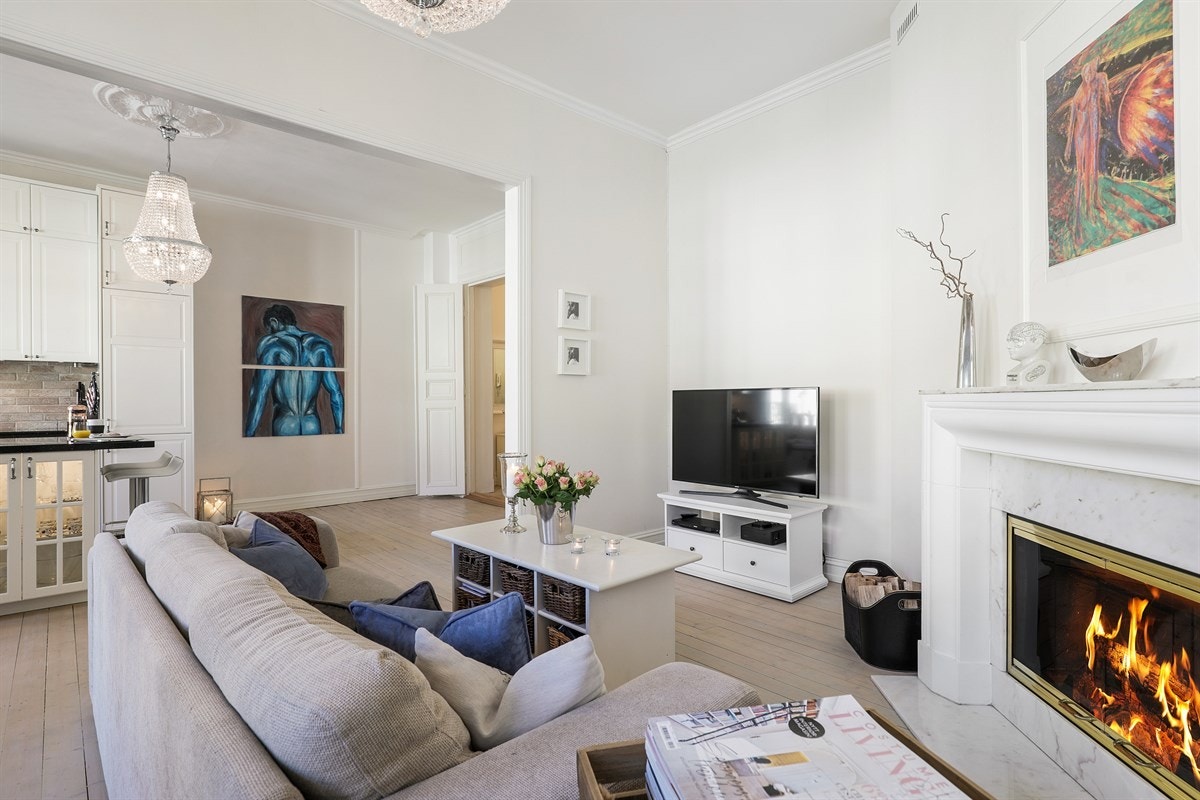 Stuen mot kjøkkenet. Galleribilde