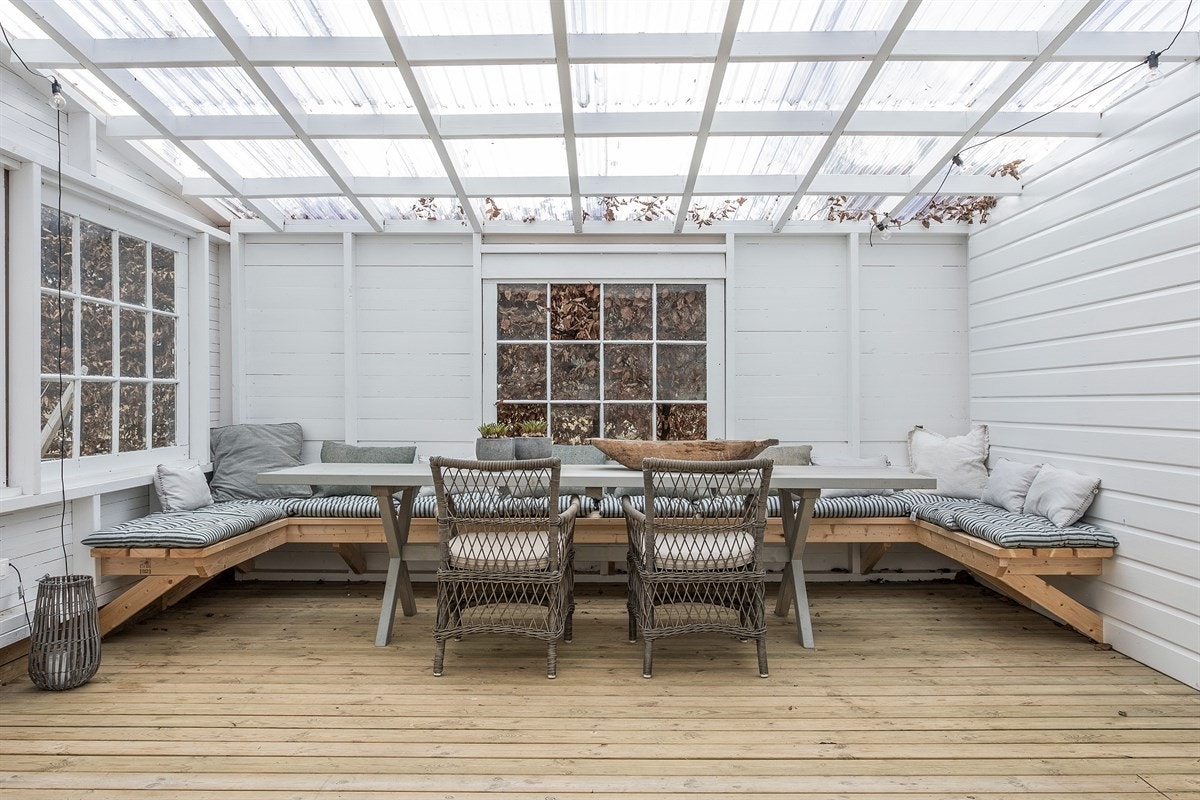 Lysthus - God plass til langbord Galleribilde
