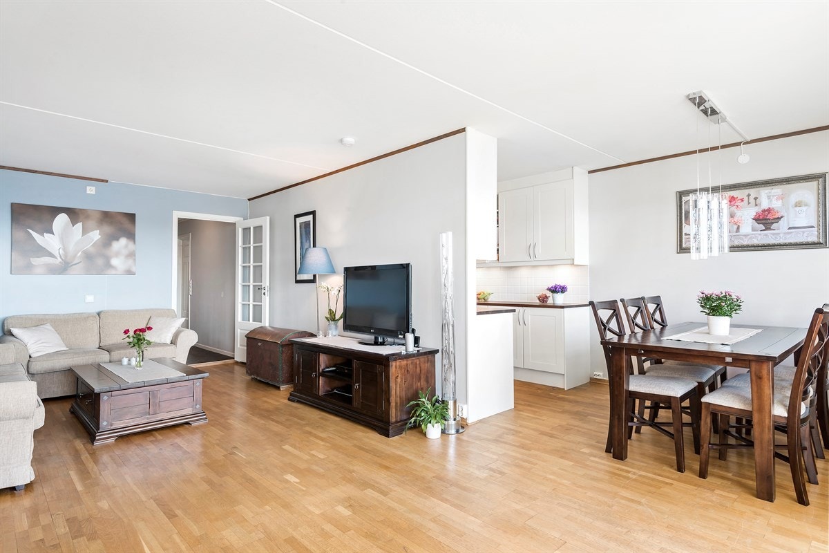 Naturlig plass til spisegruppe. Galleribilde