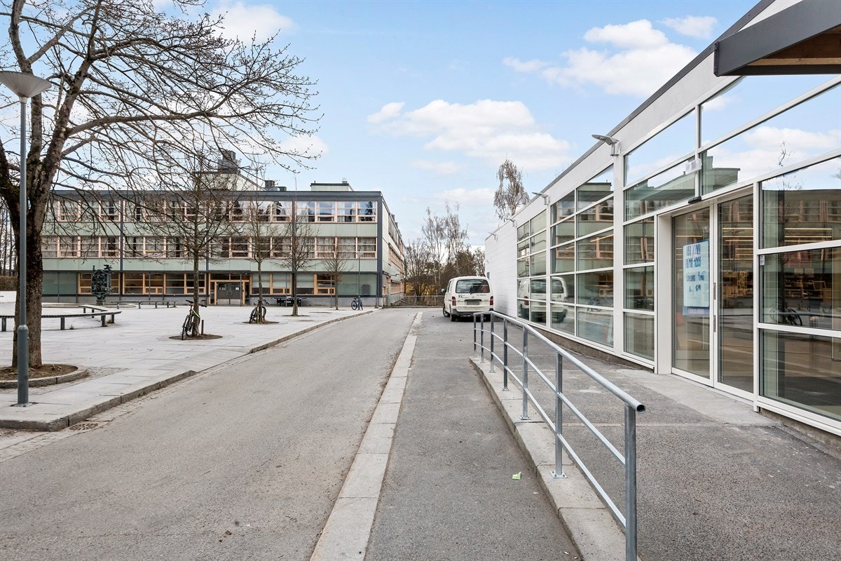 Hovseter skole. Galleribilde