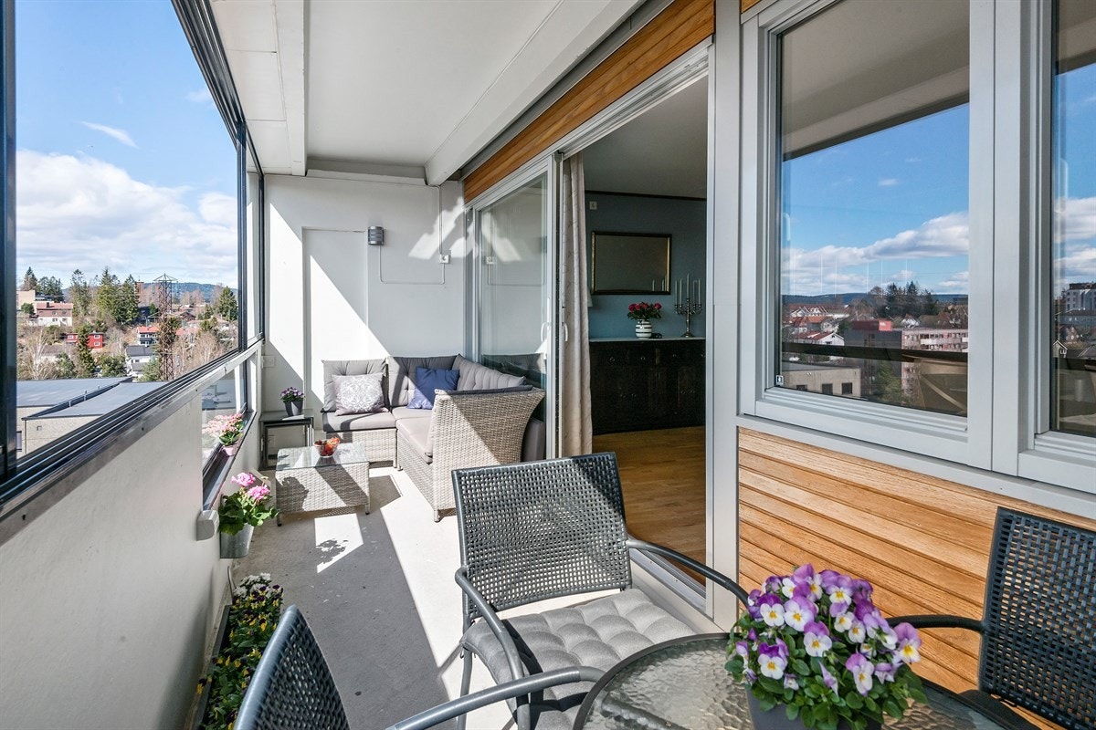 Sydvestvent veranda. Galleribilde