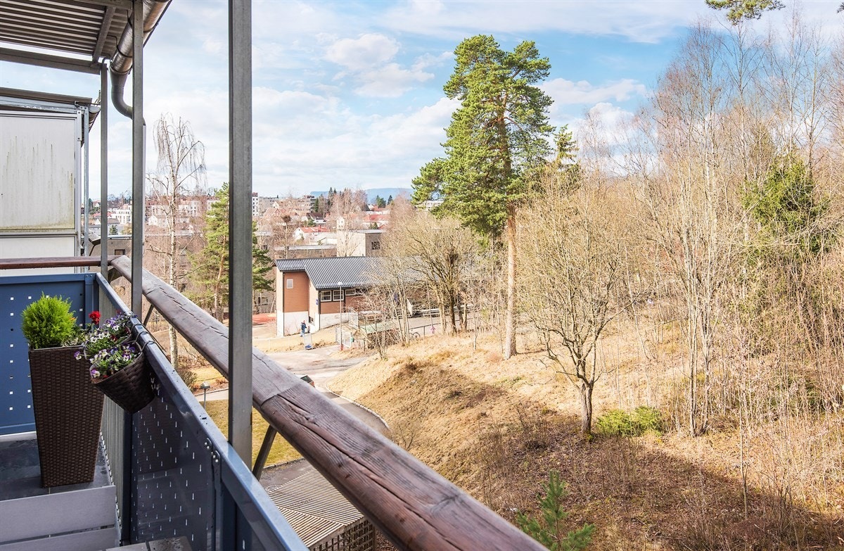 Her har du fin utsikt over Grorudalen og Holmenkollen. Galleribilde