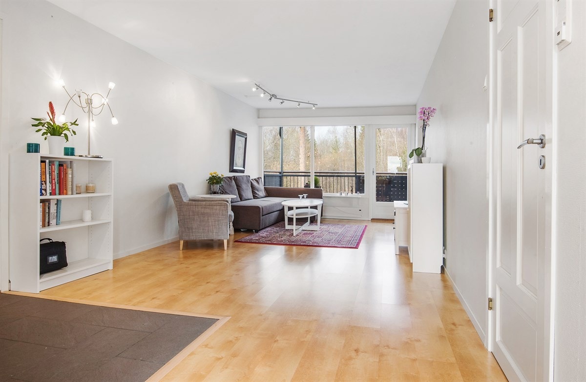 Leiligheten er gjennomgående med mye naturlig sollys. Galleribilde