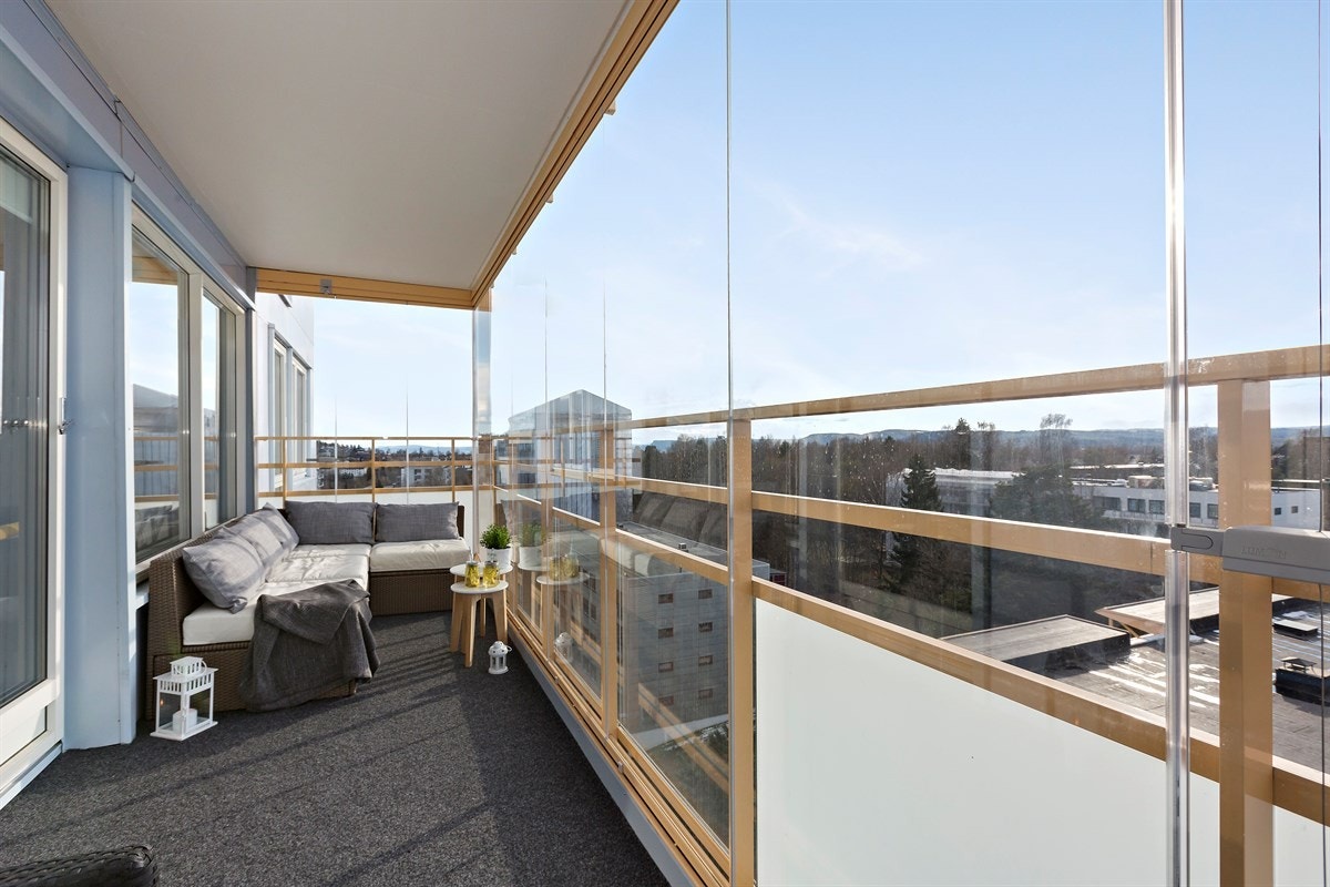 10 kvm stor innglasset veranda vendt mot vest-nordvest Galleribilde