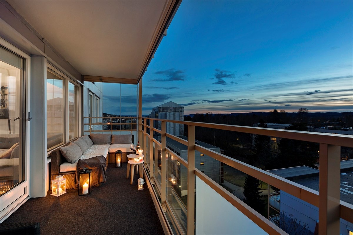 Velkommen til Hovseterveien 98! Boligen presenteres av Eie Eiendomsmegling Røa v/ Aida Rajic (tlf.93025690/epost:ara@eie.no) Galleribilde