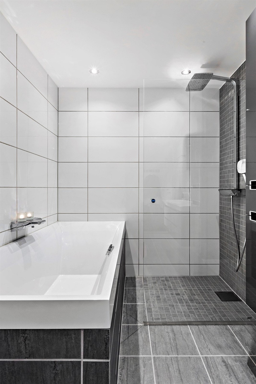 Her vi du få både badekar og dusjhjørne Galleribilde