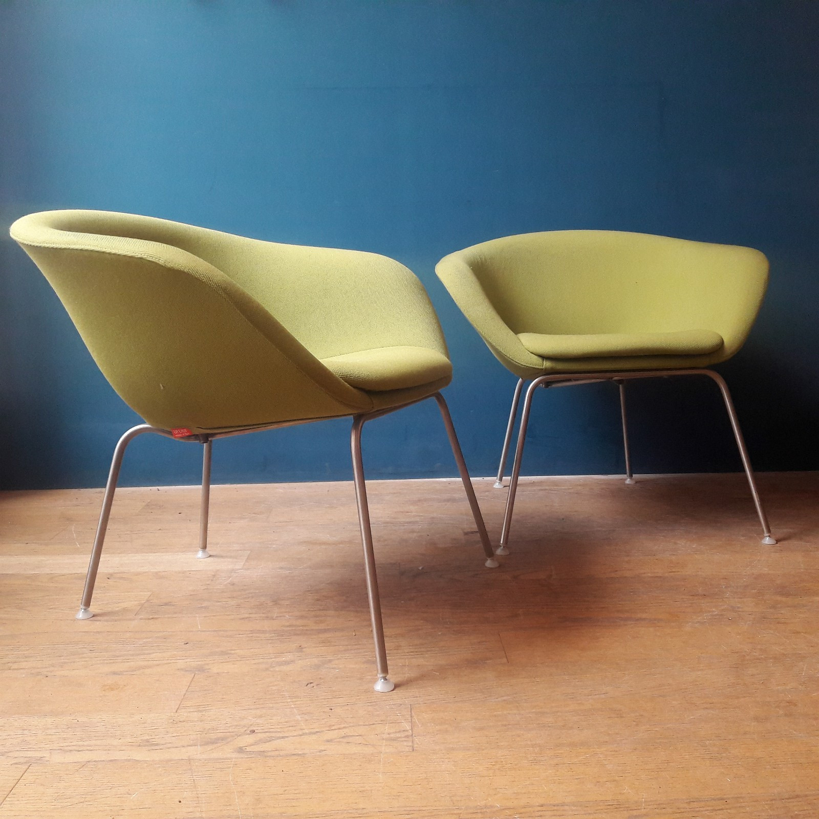 Futurum sovesofa/daybed fra rastad og relling tegnekontor. 200x69x68 ... Gubi 4 stk stoler