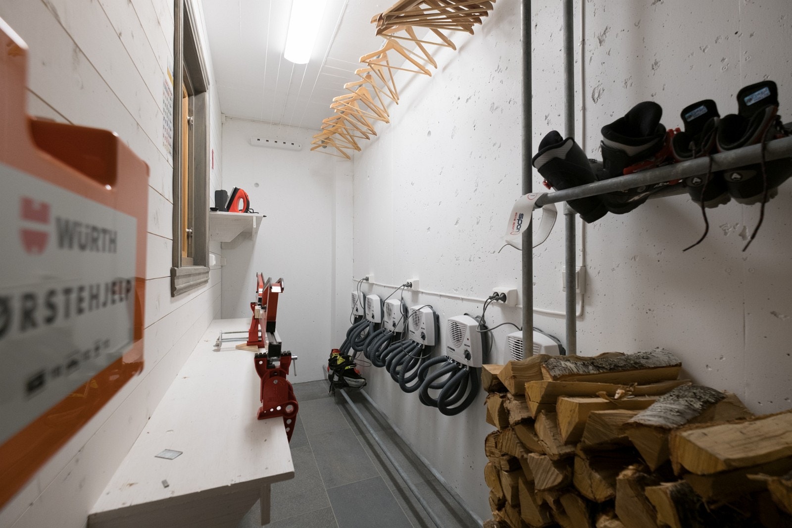 Ski / smøre / ved / tørke Galleribilde