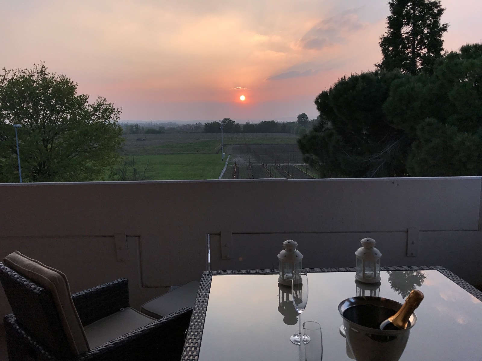 Sol fra 12 til den går ned Galleribilde