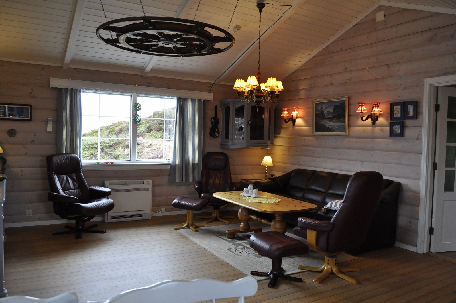 Koselig nyoppusset stue Galleribilde