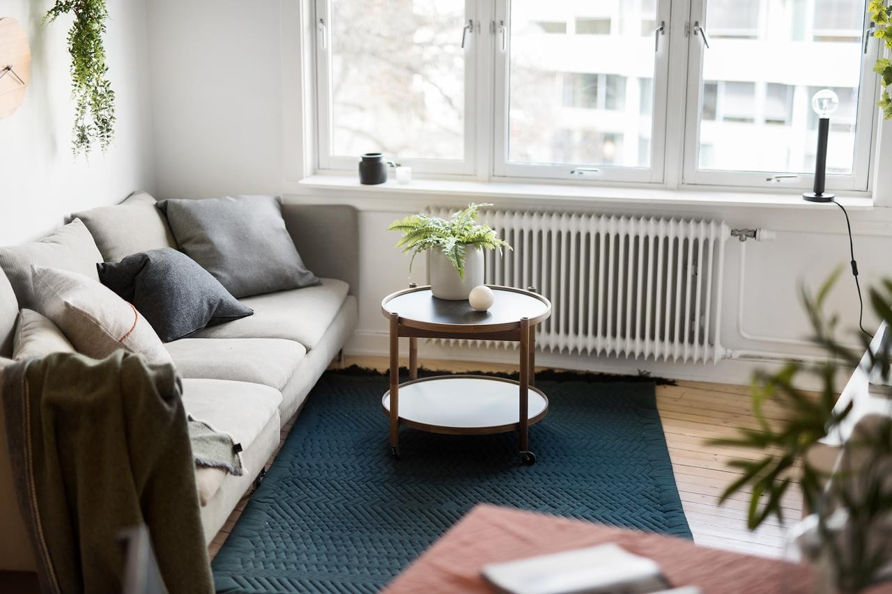 Leiligheten blir oppvarmet med fjernvarme gjennom radiatorer. Det og varmevann er også inkludert i felleskostnadene! Galleribilde