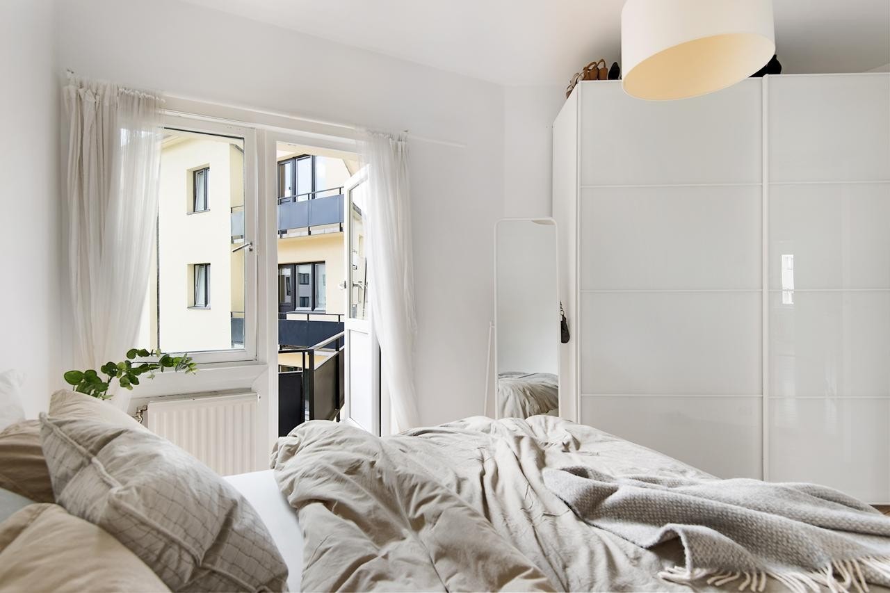 God plass til dobbelt garderobeskap. Galleribilde