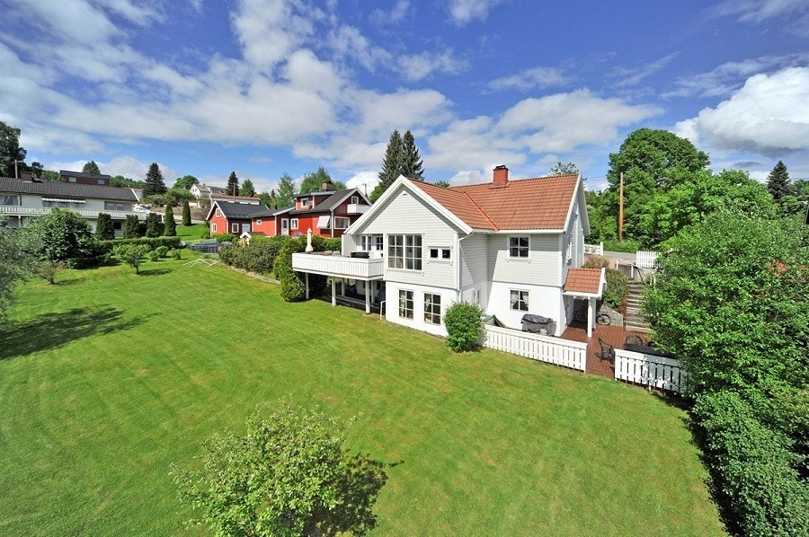 Tomannsbolig i rolig boligstrøk Galleribilde