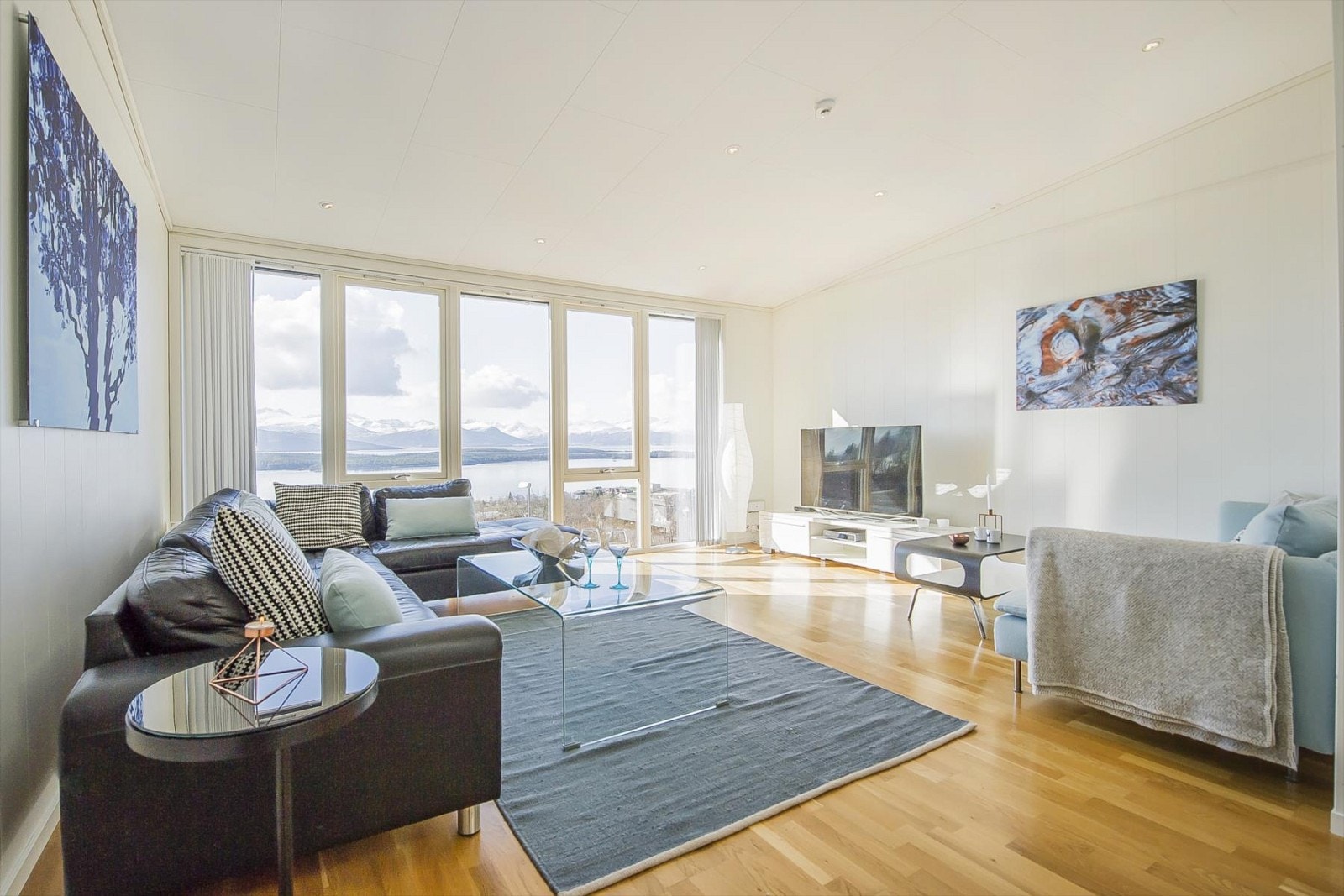 Stue med fantastisk utsikt Galleribilde