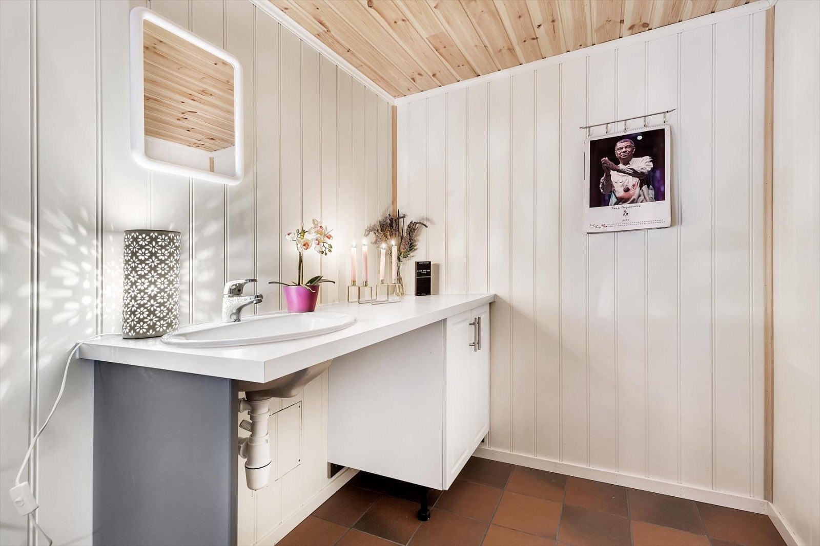 Oppusset bad fra 2012 med varmekabler i 1 etasje i anneks Galleribilde