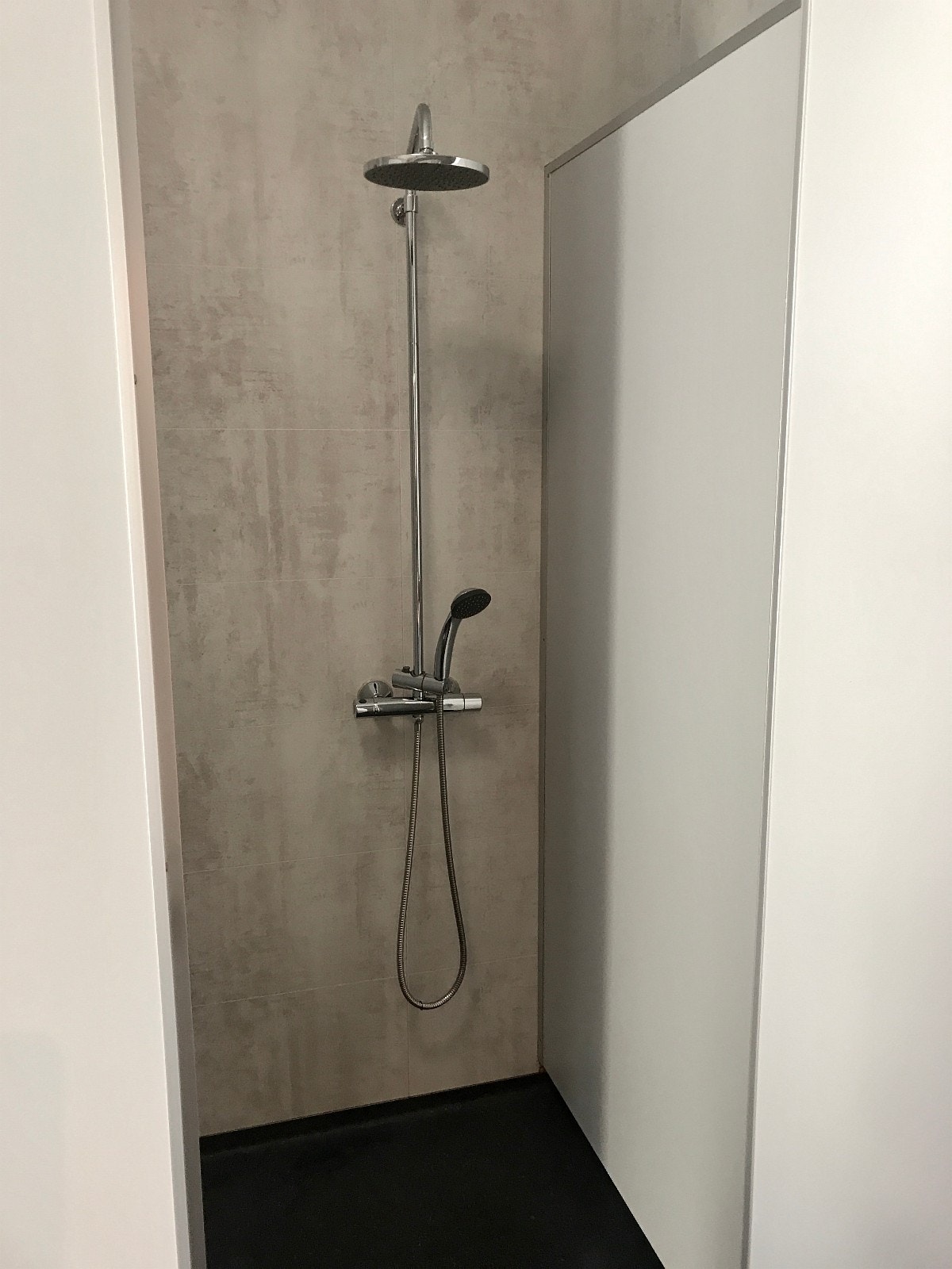 felles bad Galleribilde