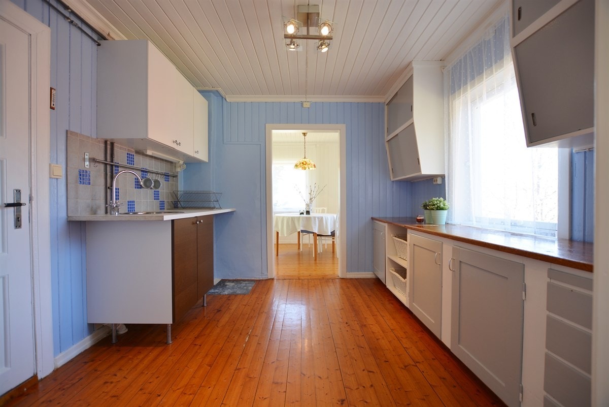 Kjøkkenet har god arbeidsplass... Galleribilde