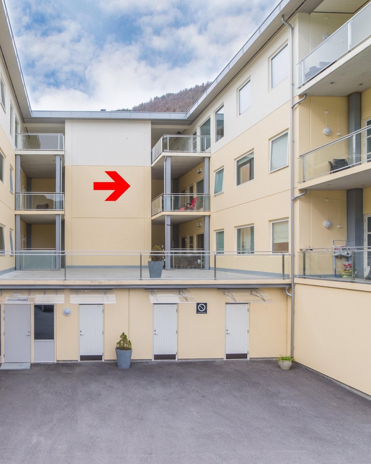 Leilegheita ligg i 2.etasje Galleribilde