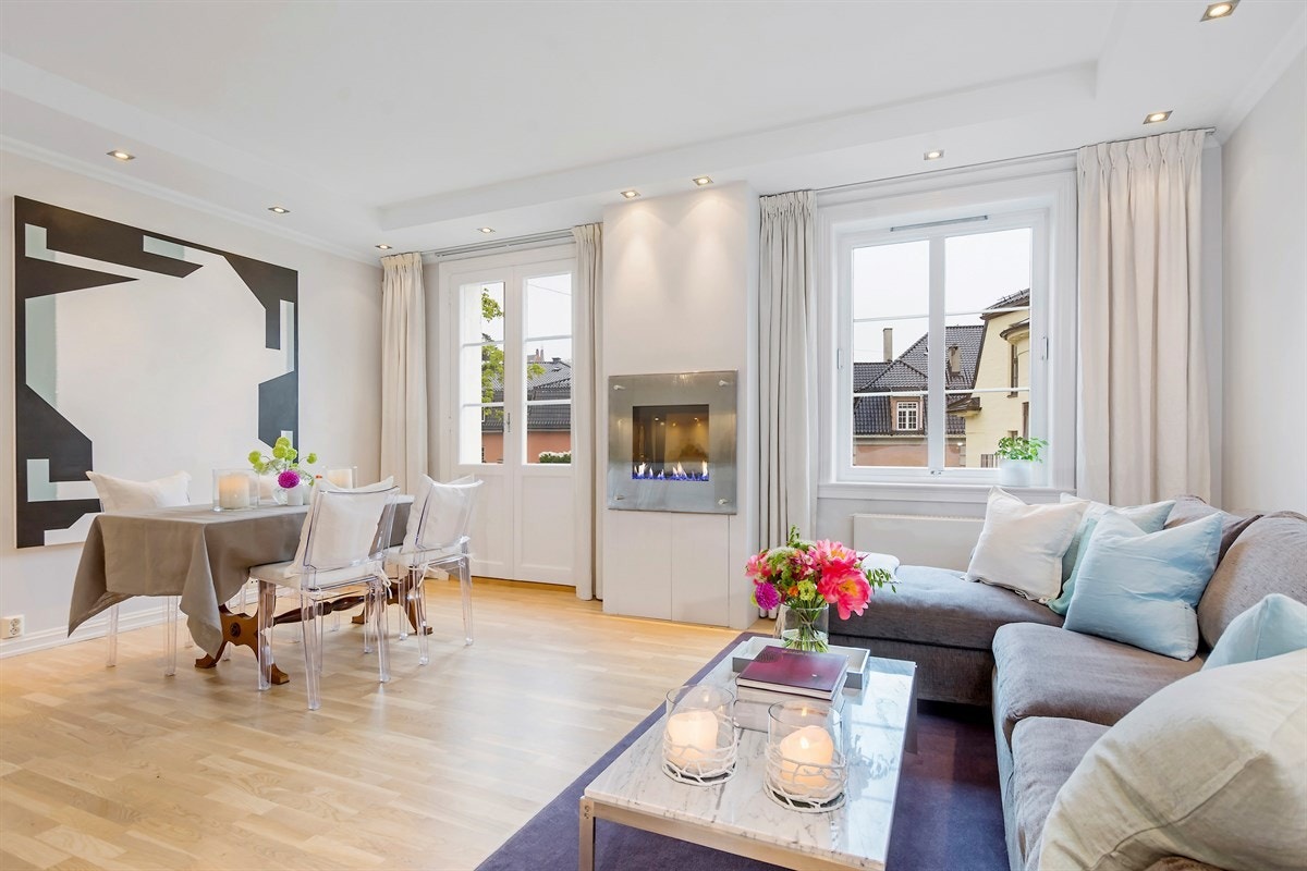 Boligen er vesentlig oppgradert i senere tid, og fremstår med høy standard og tidsmessige overflater Galleribilde