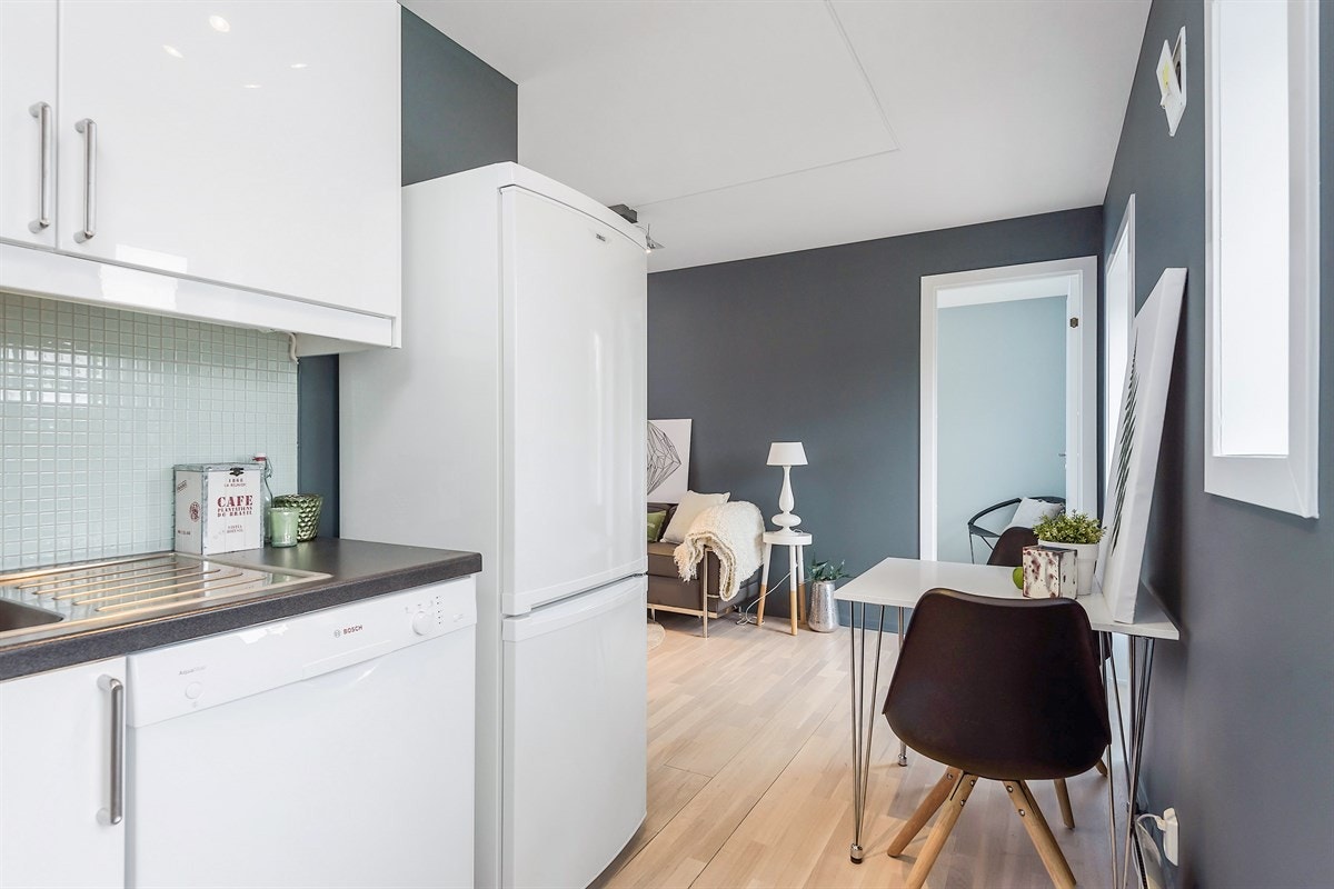 Alle hvitevarene medfølger salget. Galleribilde