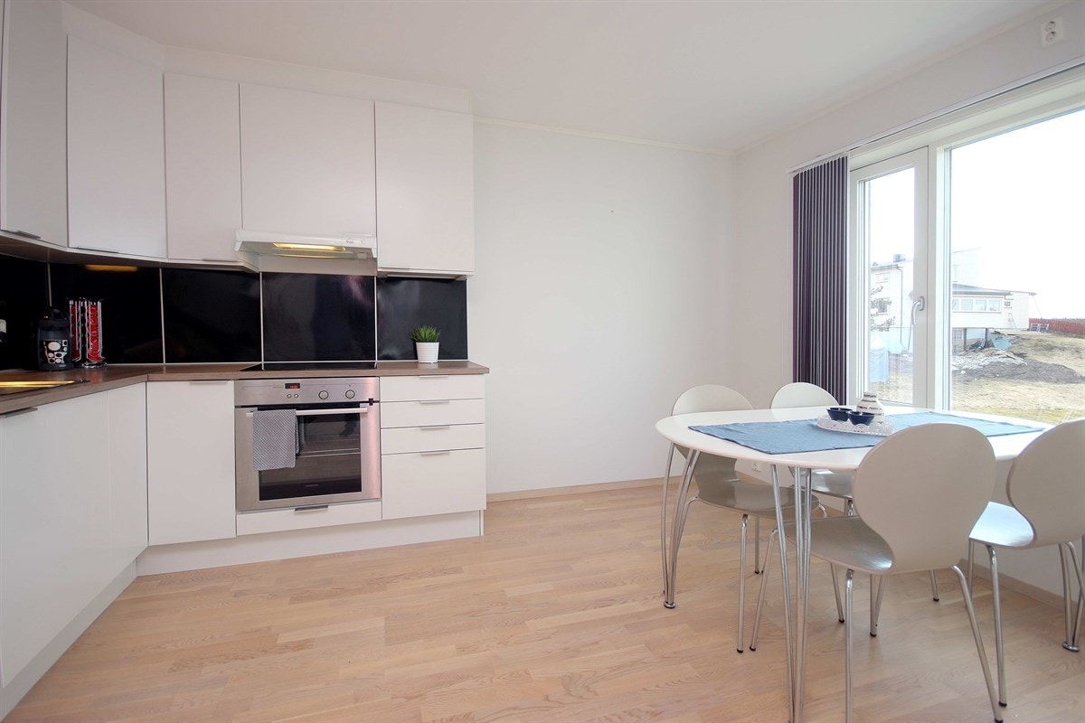 Plass til spisebord på kjøkkenet Galleribilde