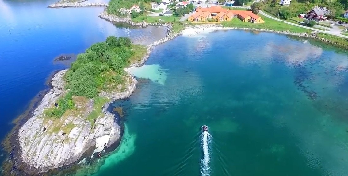 Badestrand i Råkvåg sentrum Galleribilde