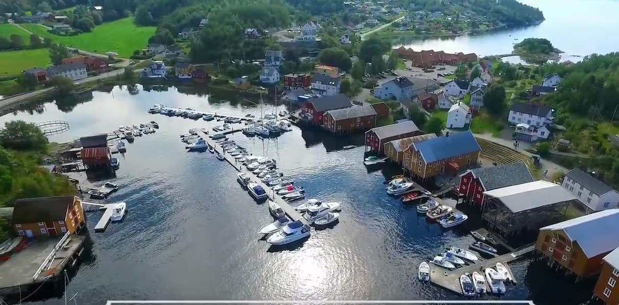 Råkvåg Havn. Mulighet for båtplass ved flytebrygge. Galleribilde
