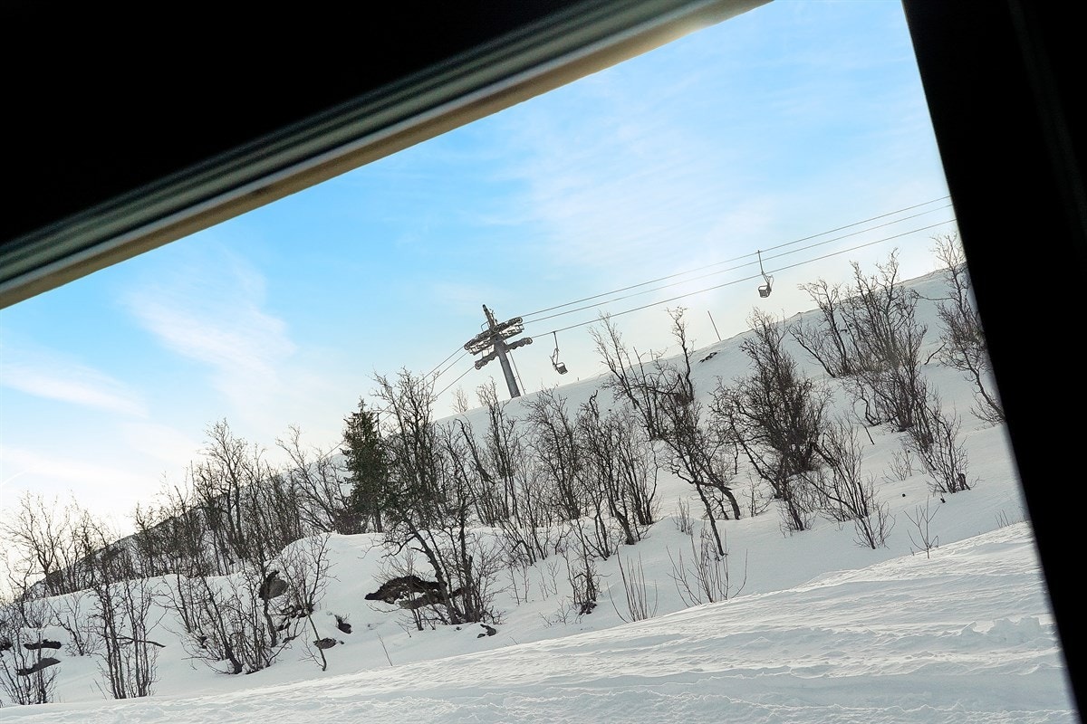 Skiheisen går rett ovenfor hytta Galleribilde