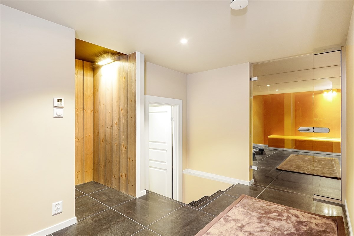 Underetasje, egen avslappnings/spa avdeling Galleribilde