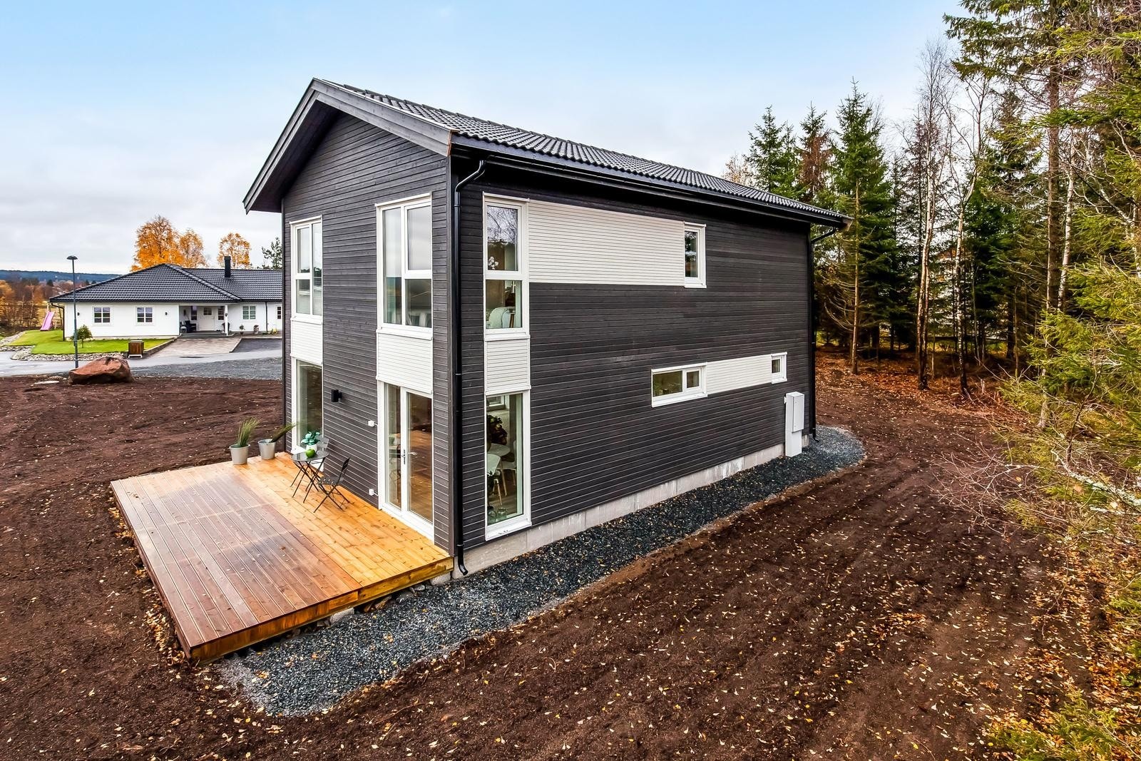 Huset ligger fint til på tomten Galleribilde