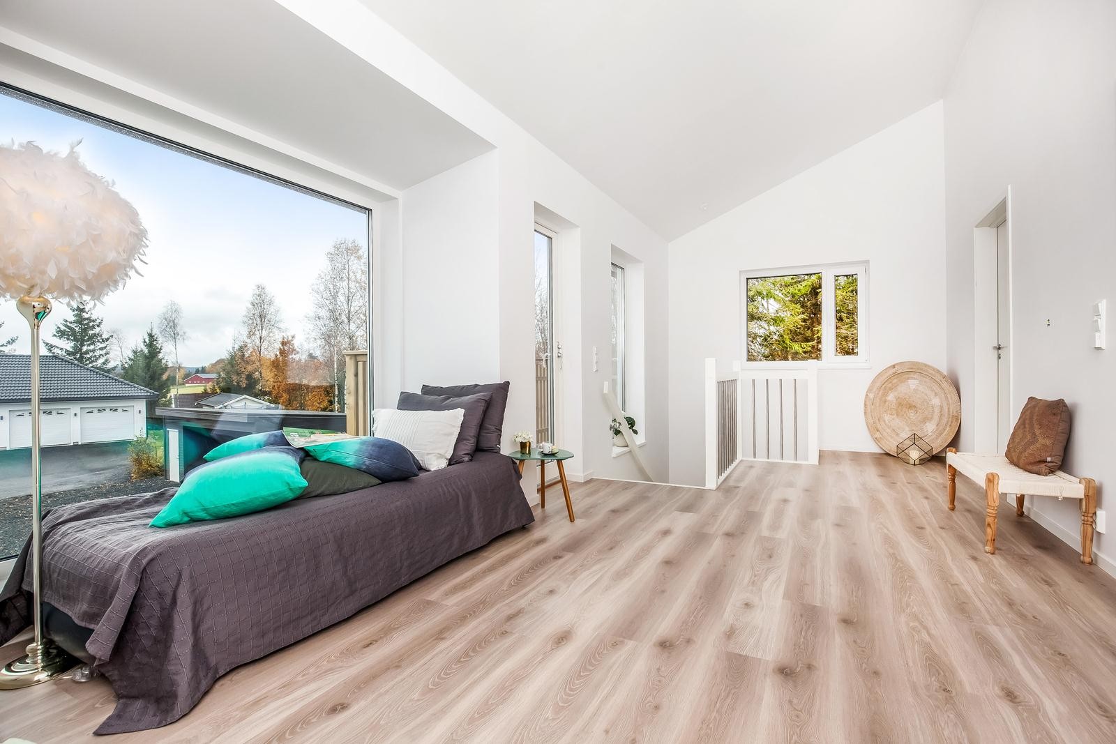 Stor og lys loftstue Galleribilde