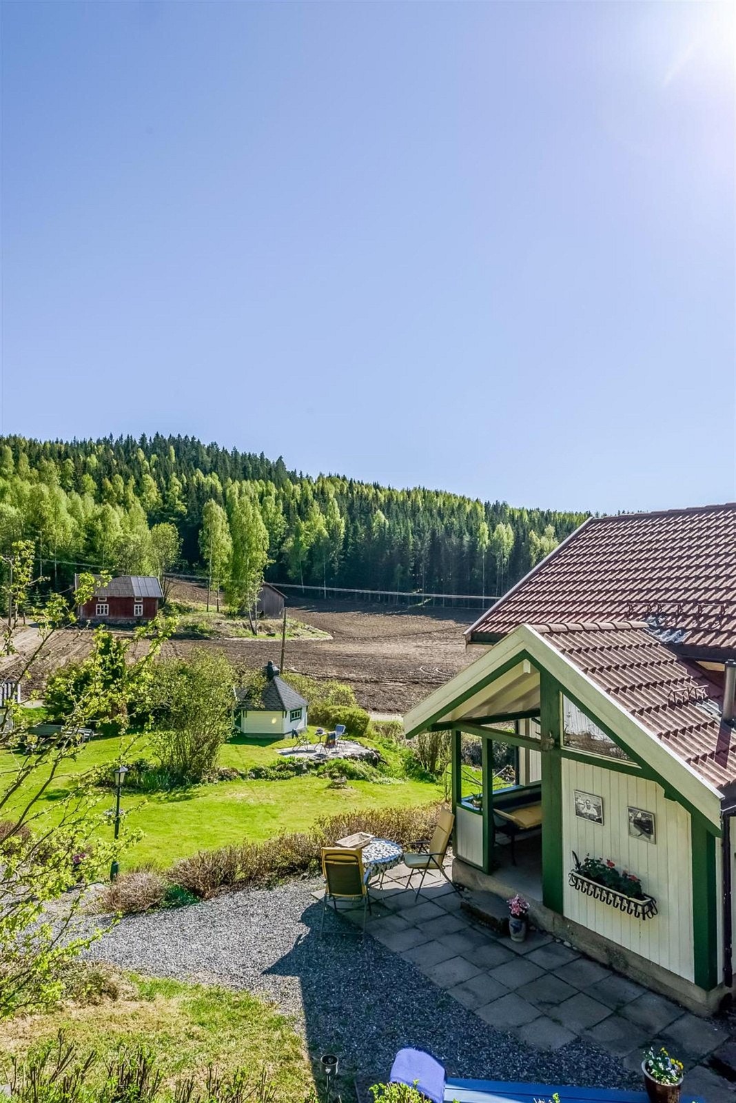 Overbygd inngangsparti - gode solforhold Galleribilde