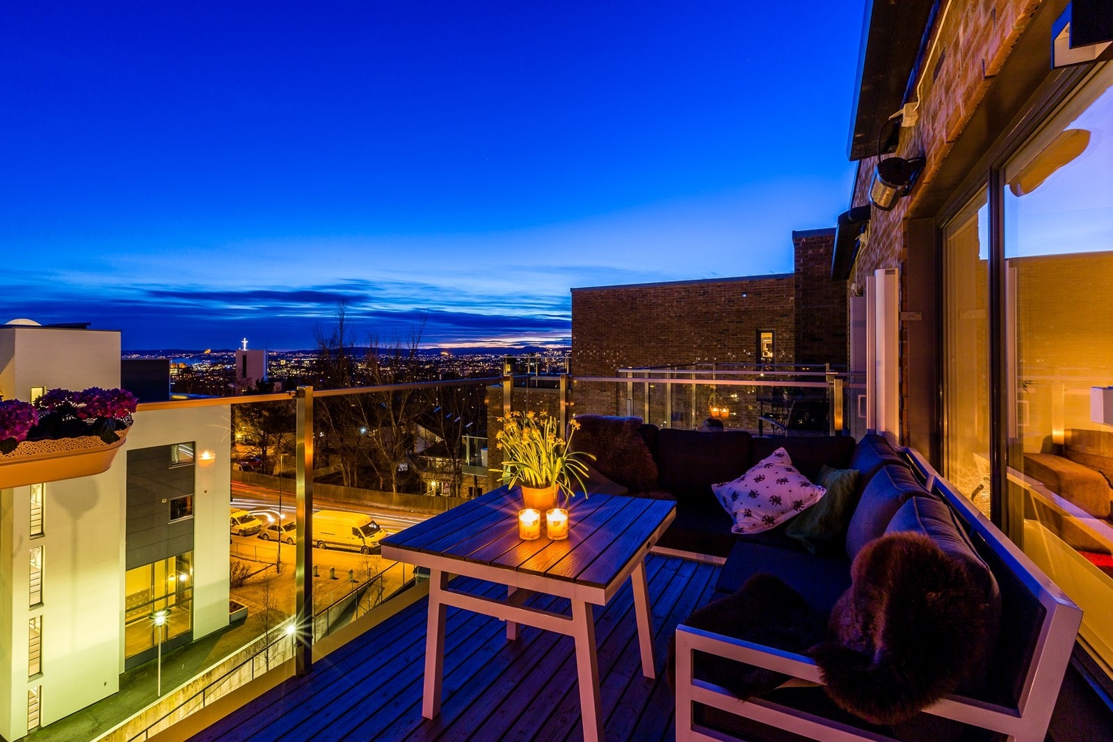 Kveldsstemning på balkongen Galleribilde