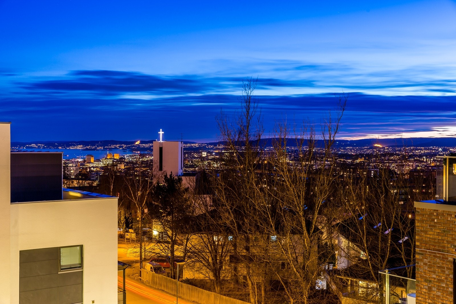 Herlig utsikt over byens tak Galleribilde
