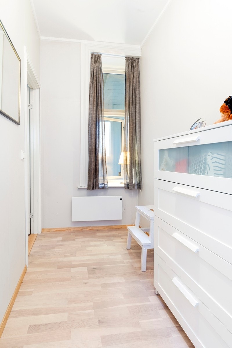 Gjesterom/kontor som vender ut mot portrom Galleribilde