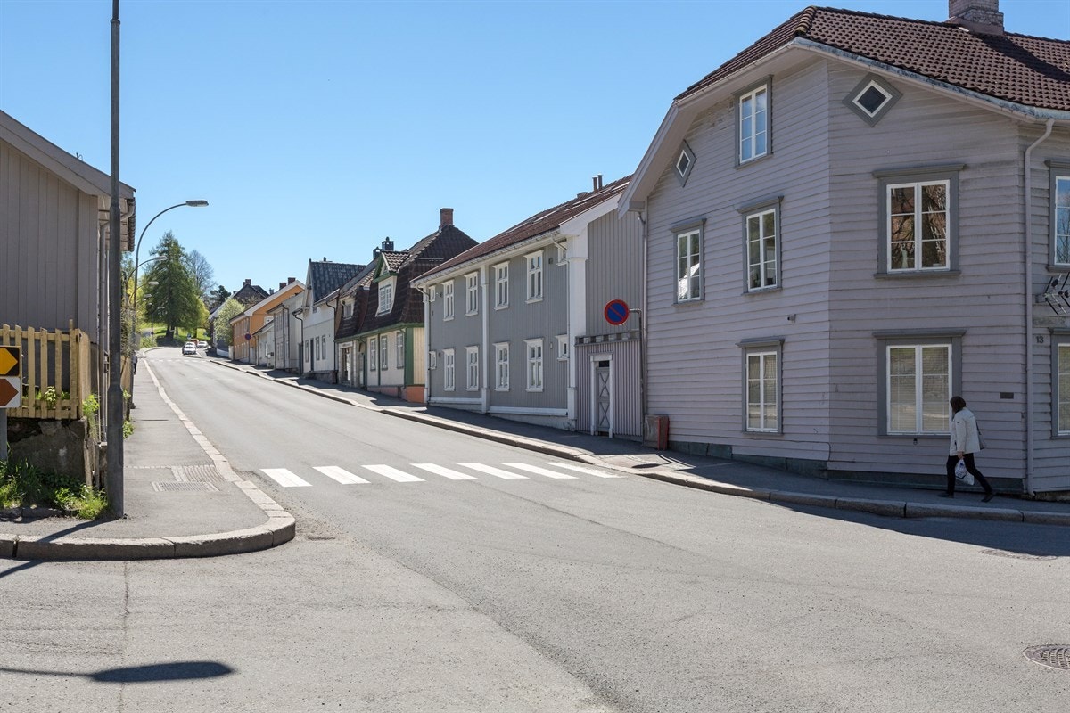 Byen byr på moderne og spennende butikker i hele sentrum, samt flere spesialforretninger med et variert utvalg innen tekstil, sko, sportsutstyr, smykker, ur, interiør, blomster, apotek og velvære. Galleribilde