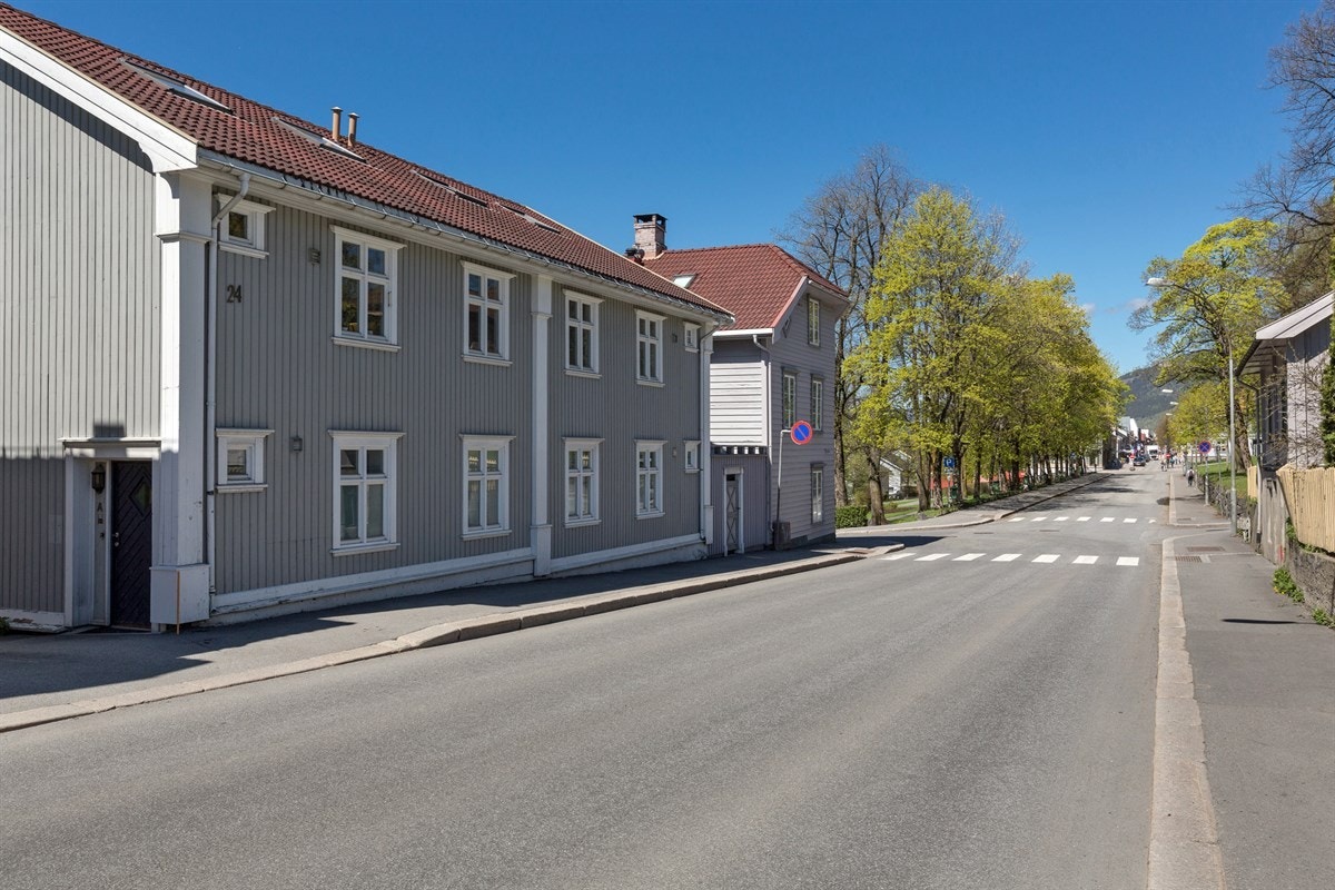Her finner du også en nyrenovert Kino med flere saler. Lillehammer kan også by på flere fine badeplasser på sommerstid med bl.a. Badedammen og Mosoddstranda. Galleribilde