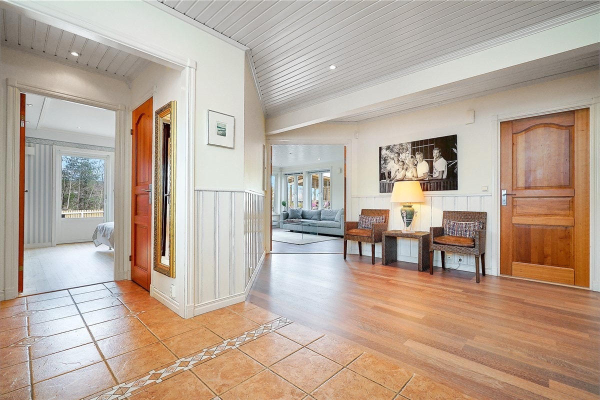 Hall første etasje Galleribilde